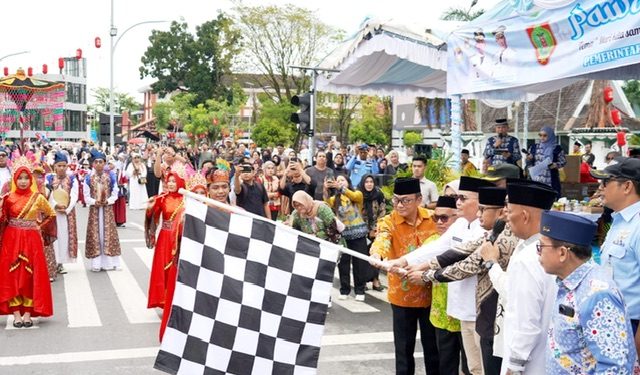 Gubernur Agustiar Sabran Resmi Buka Pawai Tarhib Ramadan 1447 H di Palangka Raya