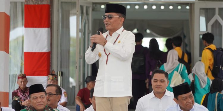 Pasar Murah Ramadan, Gubernur Agustiar Sabran Gratiskan 3.000 Paket Sembako Untuk Mahasiswa