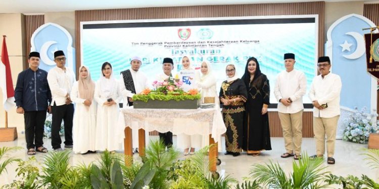 Gubernur dan Ketua TP PKK Kalteng Hadiri Tasyakuran HKG PKK ke-54