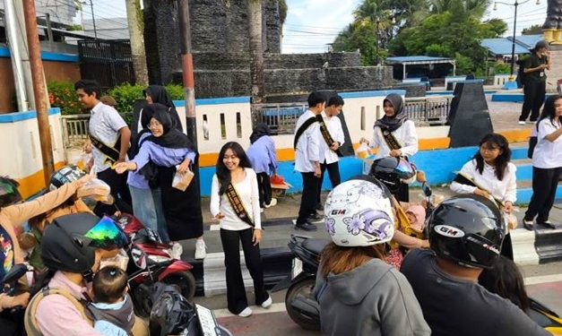 GenRe dan FAD Barut Turun ke Jalan, Tebar Takjil untuk Warga