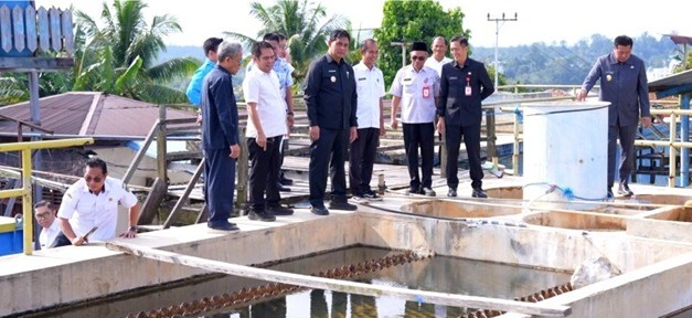 Sidak PDAM Muara Teweh, Bupati Shalahuddin Cek Langsung Kualitas dan pH Air