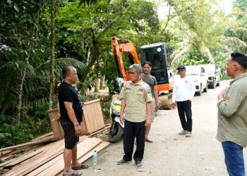 Tinjau Jalan Rusak ke Batu Raya, Kadis PUPR Pastikan Penanganan Segera
