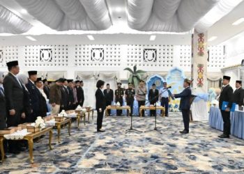 Gubernur Kalteng Agustiar Sabran Lantik Linae Victoria Aden sebagai Pj Sekda Provinsi