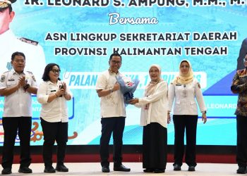 Purnatugas, Leonard S. Ampung Ajak ASN Terus Berikan Pelayanan Terbaik