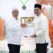 Shalahuddin serahkan dana hibah Rp1 miliar untuk Masjid Al Munawarah Tumpung Laung II