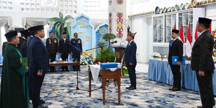 Gubernur Lantik 6 Pejabat Tinggi Pratama Pemprov Kalteng
