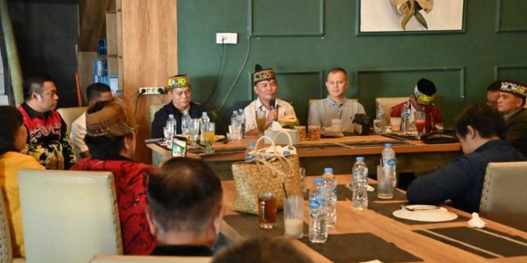 Gubernur Kalteng Jalin Silaturahmi dengan Tokoh Dayak Kaltim