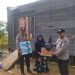 Polsek Kurau Bantu Sembako Warga Terdampak Angin Kencang