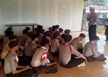 Satlantas Polres Tanah Laut Sosialisasi Keselamatan Berlalu Lintas ke Anggota Pramuka Saka Bhayangkara