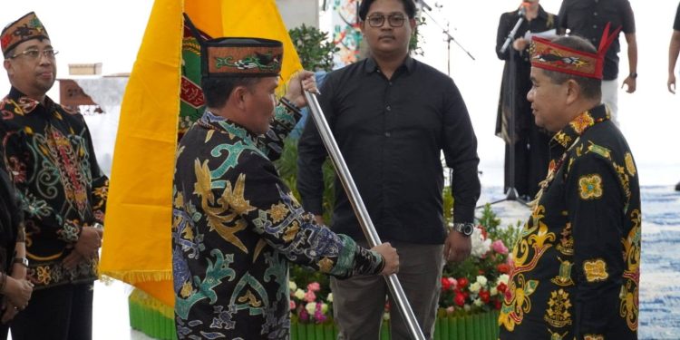 Gubernur Agustiar Sabran Lepas 309 Kontingen Pesparawi Kalteng ke Manokwari
