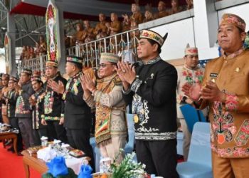 Gubernur Kalteng Hadiri HUT ke-76 Barito Utara, Tinjau Gerakan Pangan Murah