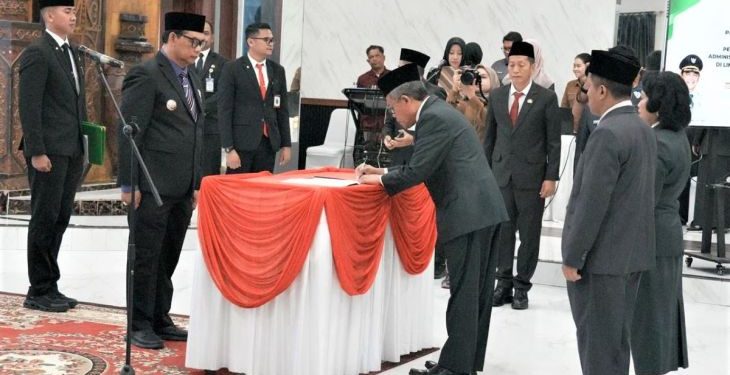 Bupati Barito Utara Shalahuddin Lantik 136 Pejabat