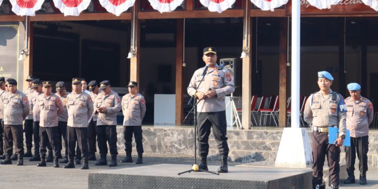 Kapolres Tanah Laut Ingatkan Personil Berhati-hati Sebarkan Informasi di Media Sosial