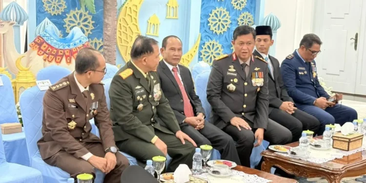 Ketua DPRD Kalteng Hadiri Pelantikan Pejabat Pimpinan Tinggi Pratama di Lingkungan Pemprov