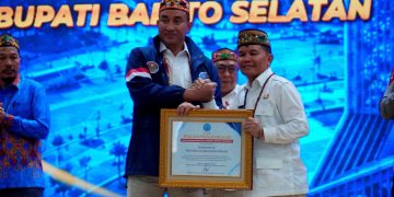 Gubernur Agustiar Terima Penghargaan BNN RI atas Komitmen Perangi Narkoba
